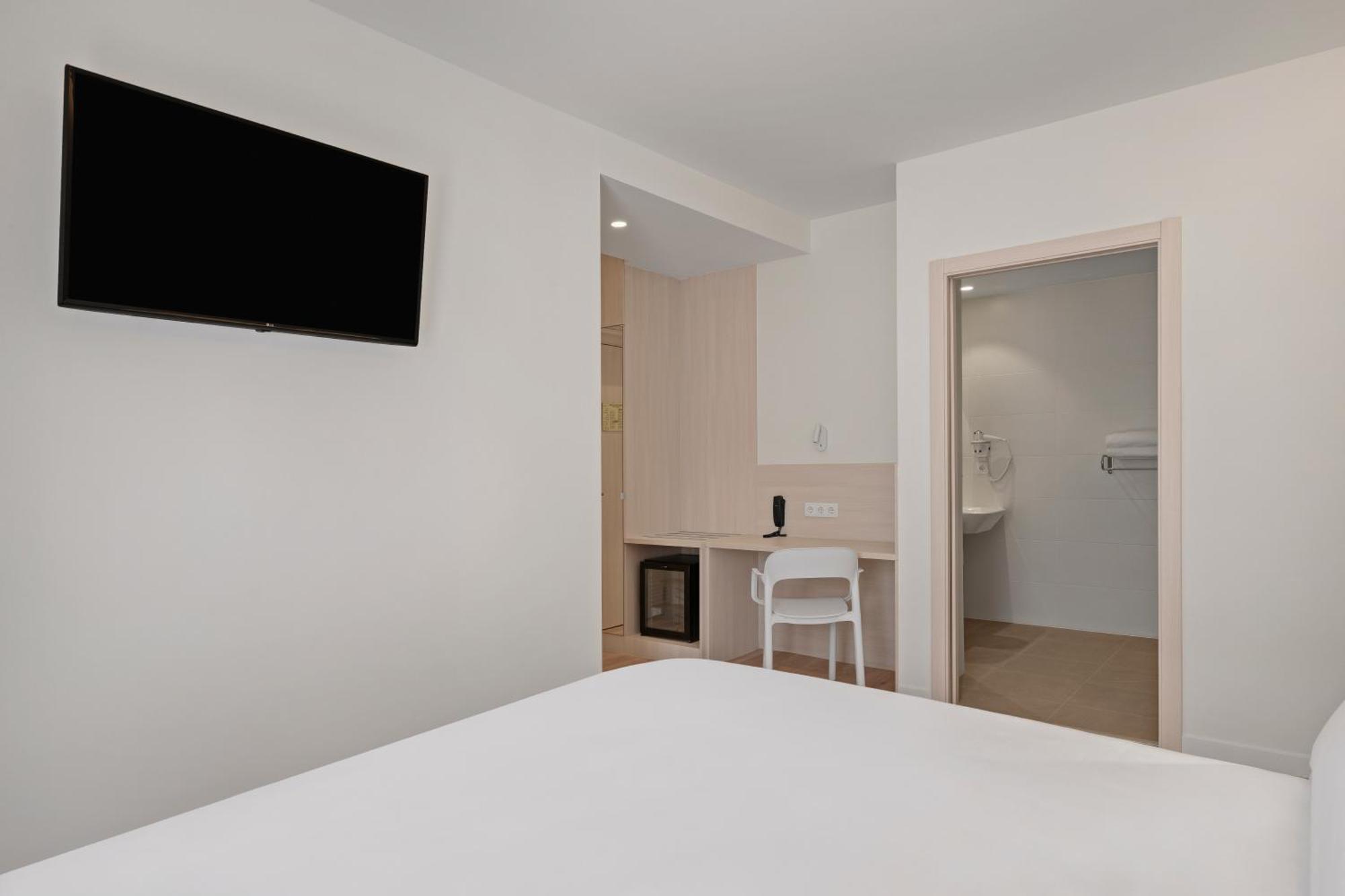 B&B Hotel Santiago O Milladoiro Esterno foto